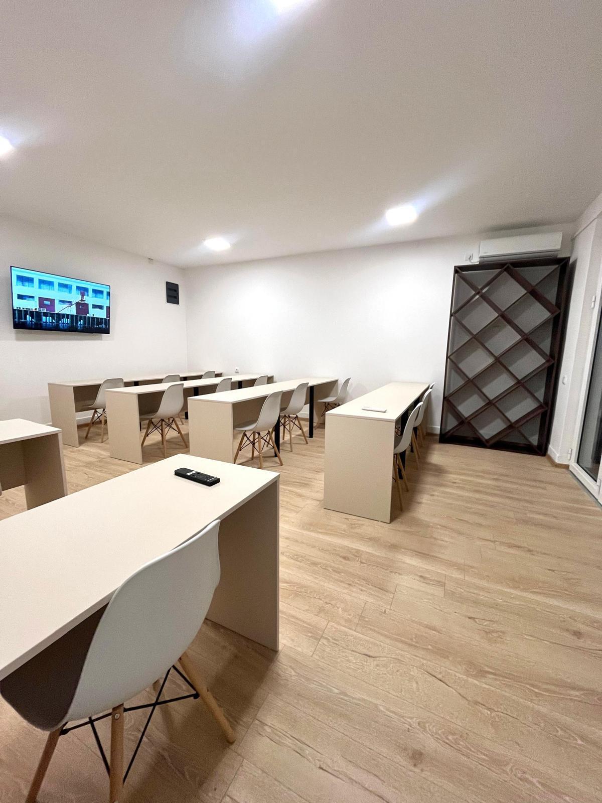 Obezbeđen parking za smeštaj za firme u Nišu